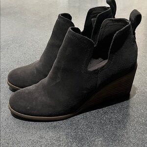 Toms Women's Gray Suede Wedge Ankle Boots